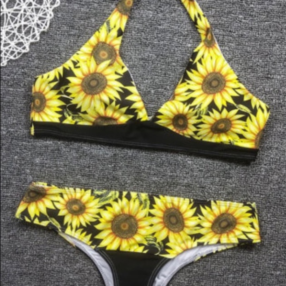 YELLOW HALTER NECK SUNFLOWER BIKINI - Picture 3 of 3